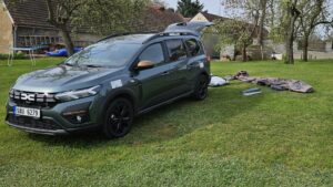 Dacia Jogger Extreme - přípravy na stavbu stanu